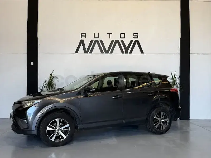 Käytetty Toyota RAV4 Advance 143 HP (105 kW) 2016 Sininen Katumaasturi