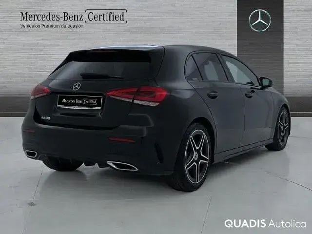 Usado Mercedes A180 136 CV (100 kW) 2022 Negro noche