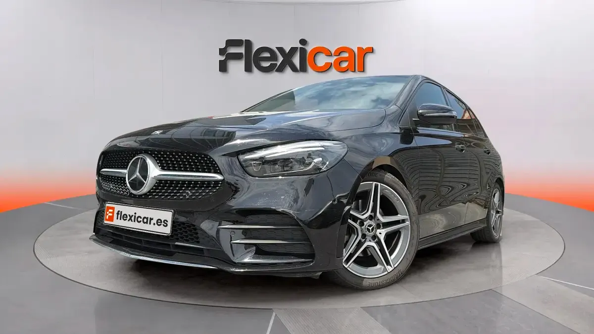 Usado Mercedes B200 150 CV (110 kW) 2020 Negro Utilitario