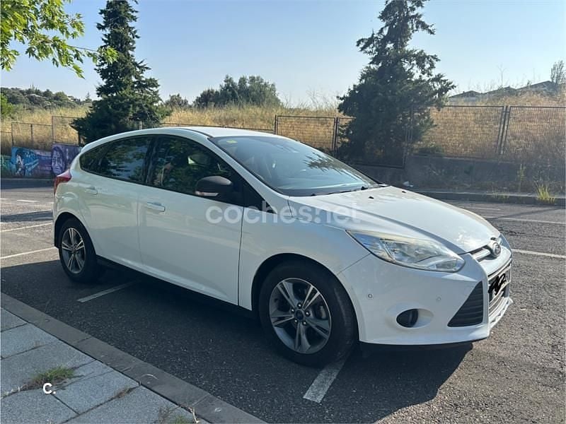 Blanco Usado 2014 Ford Focus Trend Berlina | 8900 € (Precio justo) - Imagen 1/4