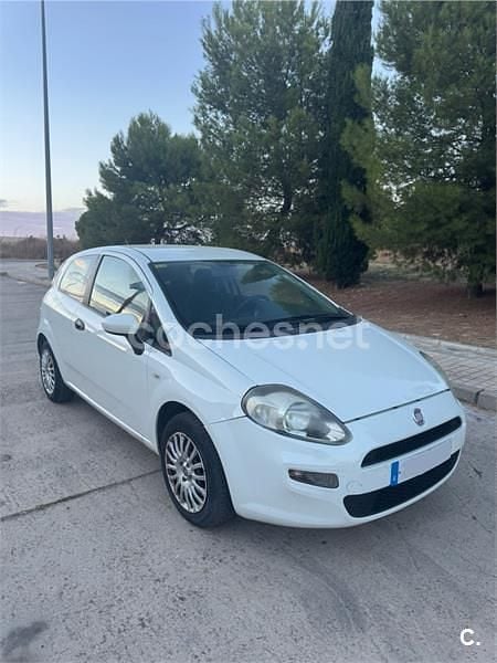 Blanco Usado 2012 Fiat Punto Easy Utilitario | 2999 € (Buen precio) - Imagen 1/4