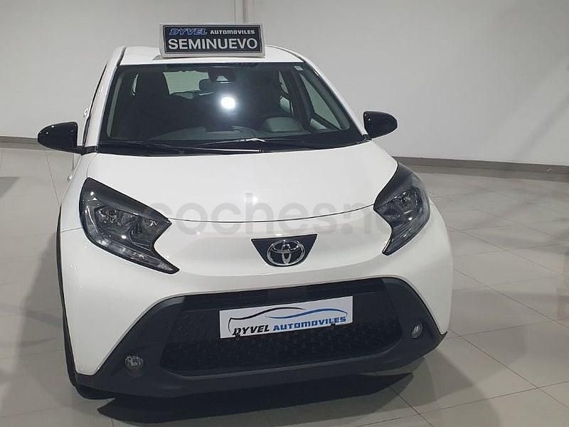 Usado Toyota Aygo X Play 72 CV (52 kW) 2022 Blanco SUV