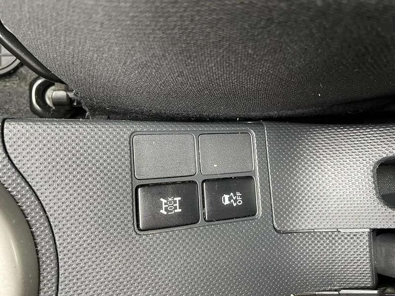 Usado Toyota Urban Cruiser Active 90 CV (66 kW) 2009 Negro SUV