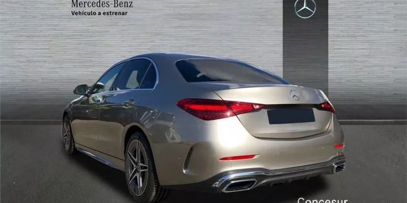 Usado Mercedes C220 200 CV (147 kW) 2024 Plata Berlina