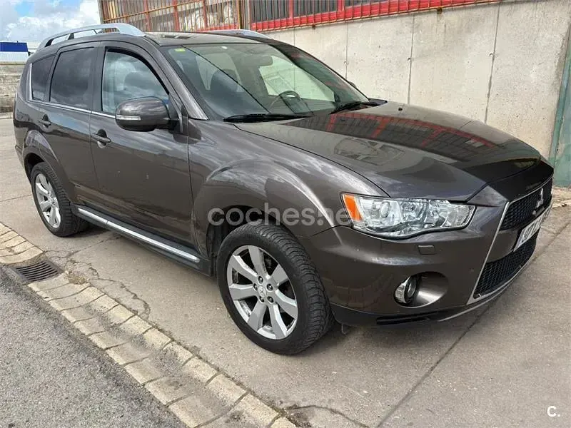Usado Mitsubishi Outlander 156 CV (114 kW) 2010 Beige SUV
