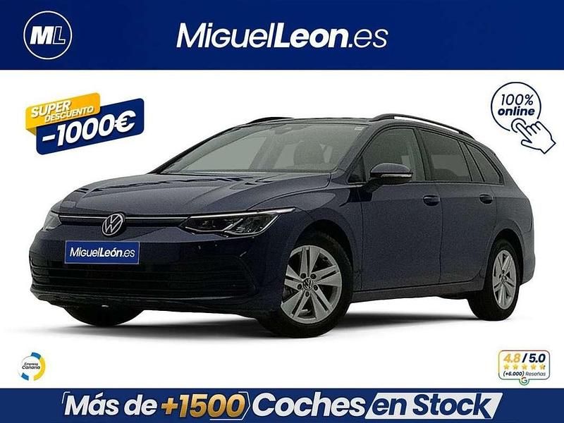 Usado VW Golf VIII Life 110 CV (80 kW) 2021 Azul Familiar