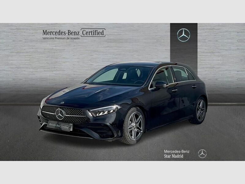 Negro Usado 2024 Mercedes A180 AMG line Berlina | 30.790 € (Buen precio) - Imagen 1/4