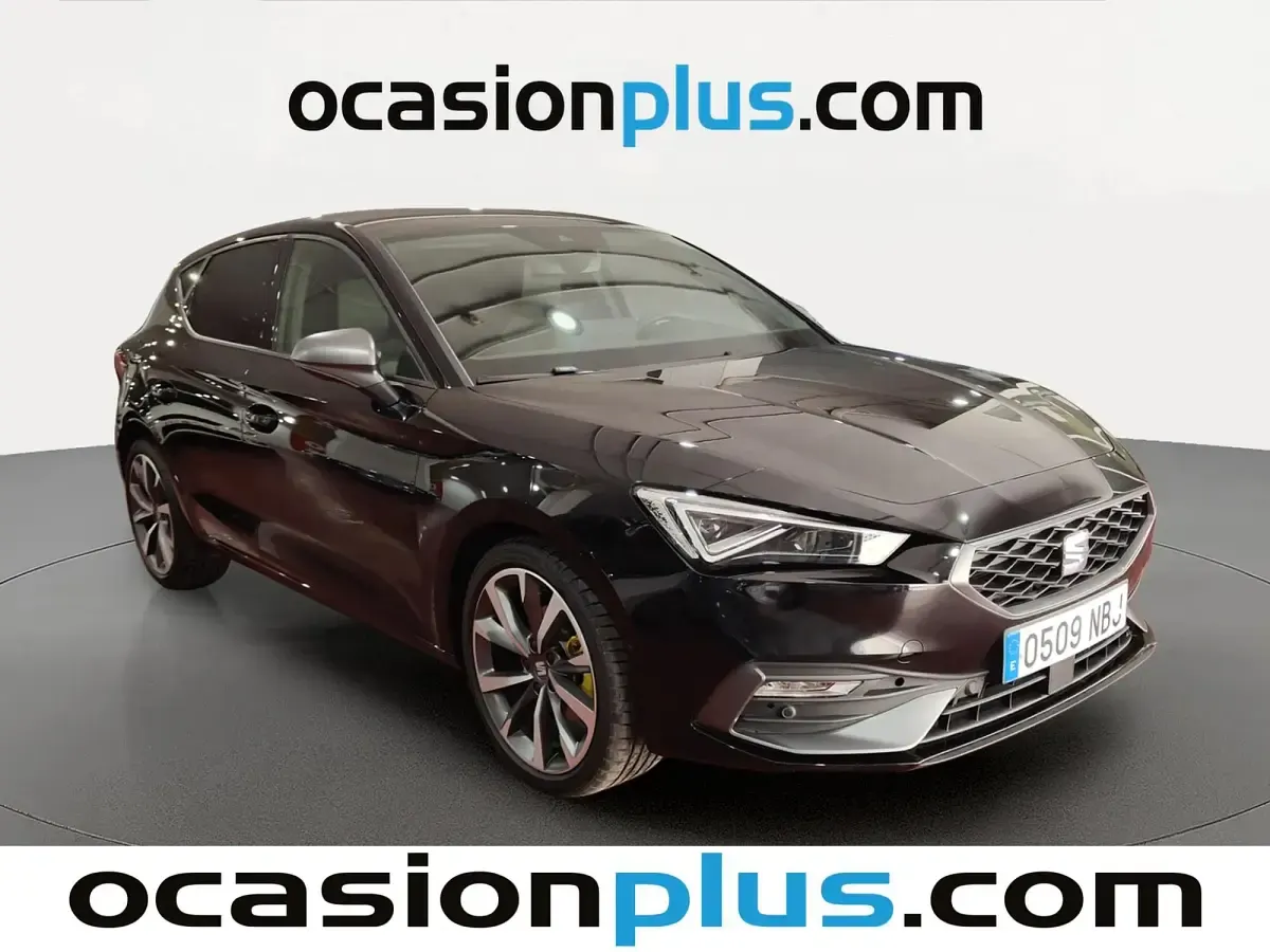 Usado Seat Leon FR 150 CV (110 kW) 2025 Negro Utilitario