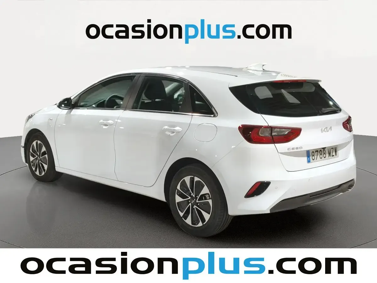 Usado Kia Ceed 101 CV (74 kW) 2025 Blanco Utilitario