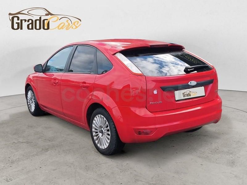 Usado Ford Focus Titanium 109 CV (80 kW) 2008 Rojo Berlina