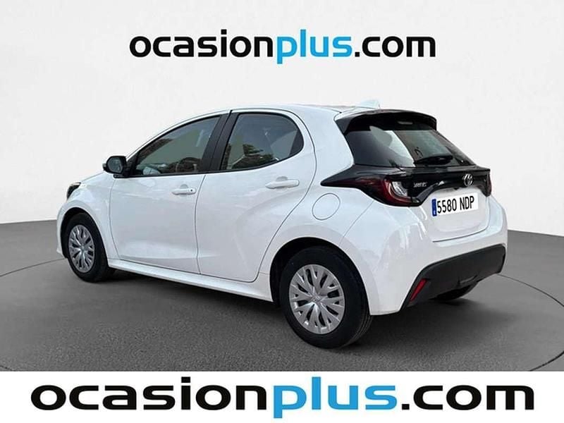 Usado Toyota Yaris Active 69 CV (50 kW) 2023 Blanco Utilitario