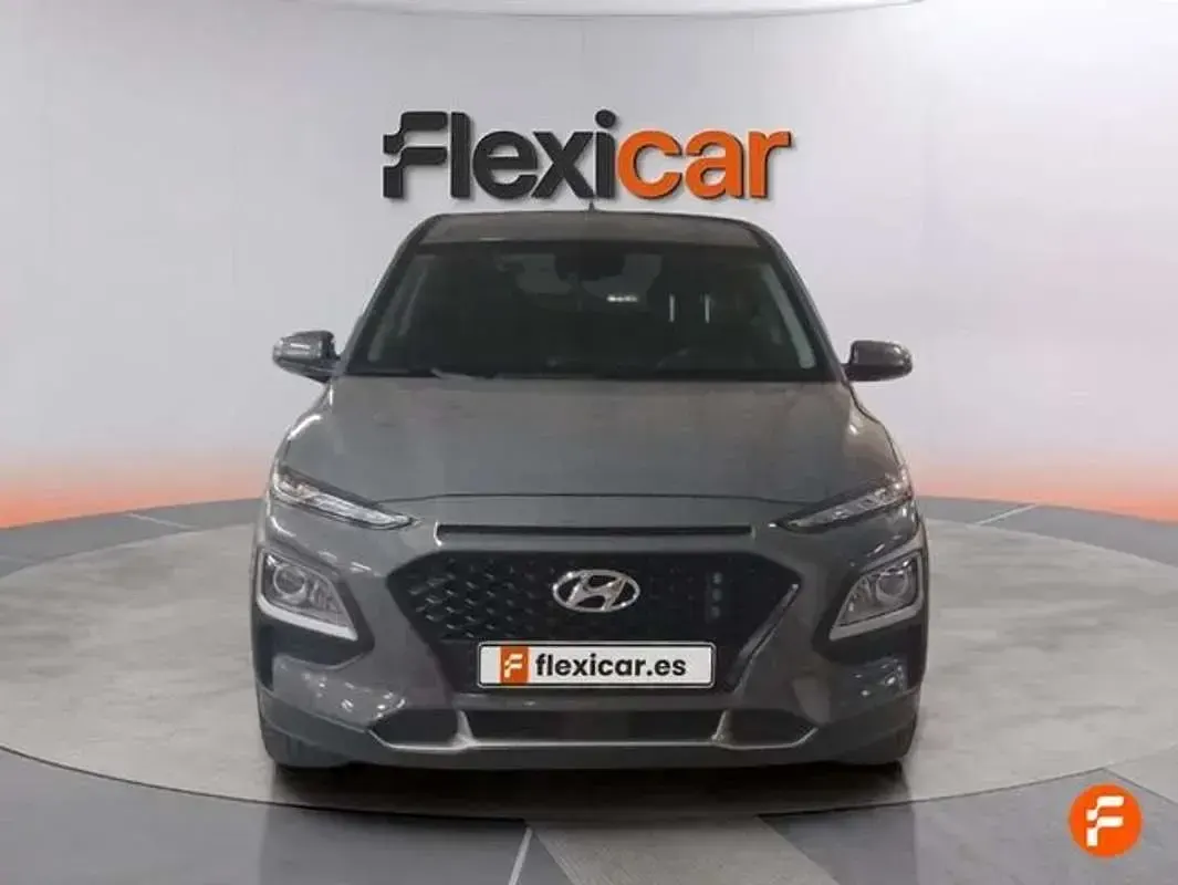 Usado Hyundai Kona 120 CV (88 kW) 2020 Gris SUV