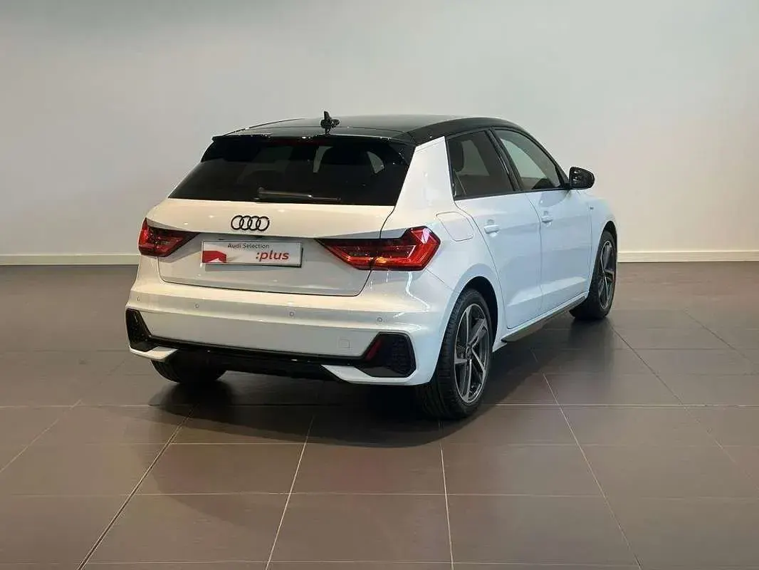 Usado Audi A1 Sportback Black Edition 116 CV (85 kW) 2025 Blanco Utilitario