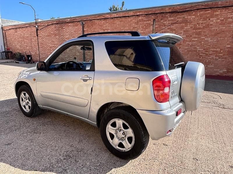 Gris / plata Usado 2004 Toyota RAV4 Luna SUV | 5590 € (Buen precio) - Imagen 1/4