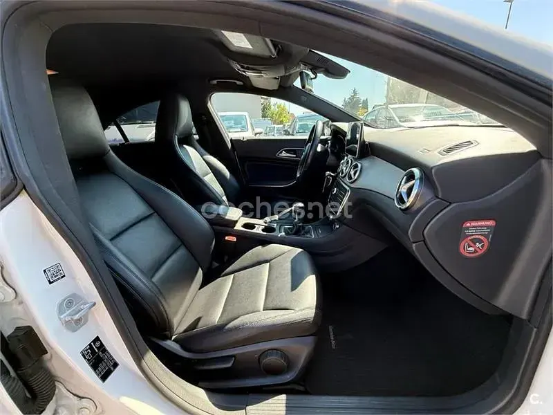 Usado Mercedes CLA200 156 CV (114 kW) 2015 Blanco Berlina