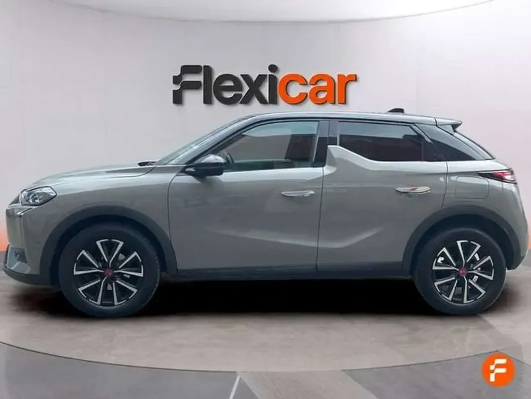 Usado DS Automobiles DS3 Crossback Performance 131 CV (96 kW) 2023 Gris SUV