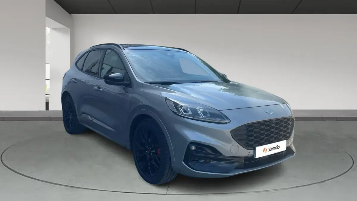 Usado Ford Kuga ST-Line X 190 CV (139 kW) 2023 Plata solar (metalizado) SUV