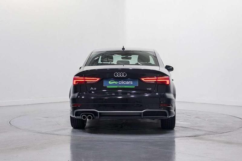 Usado Audi A3 S-Line 116 CV (85 kW) 2017 Negro Berlina