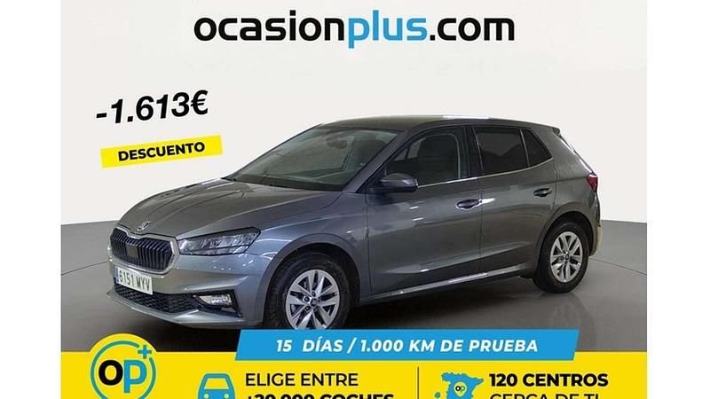 Usado Skoda Fabia Selection 95 CV (69 kW) 2025 Gris Utilitario