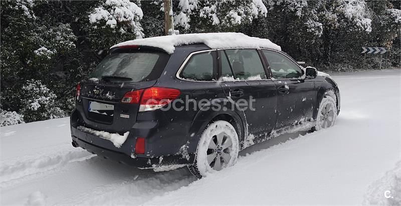 Gris / plata Usado 2012 Subaru Outback Familiar | 9900 € - Imagen 1/4