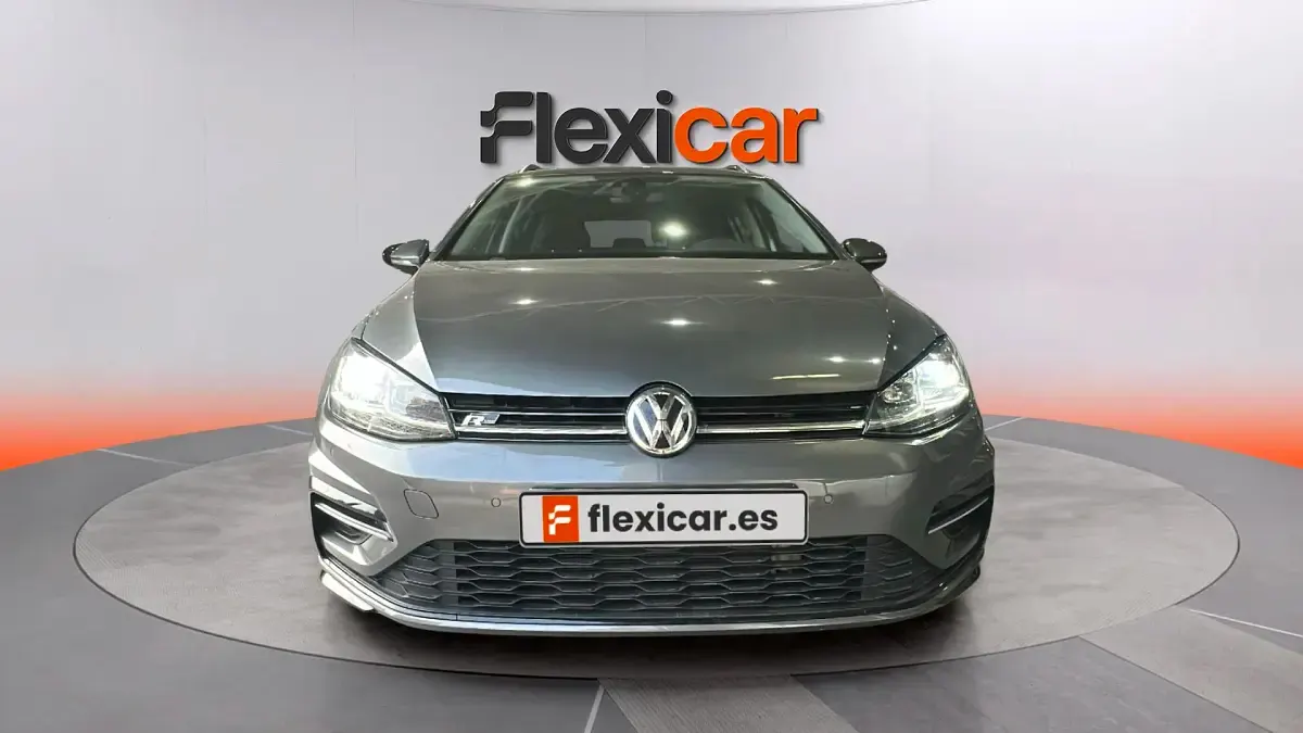 Usado VW Golf VII Sport 150 CV (110 kW) 2019 Gris Familiar
