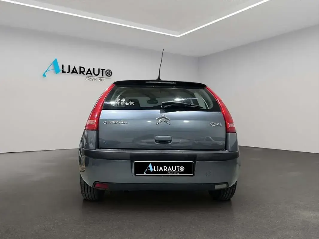 Używany Citroën C4 110 KM (80 kW) 2007 Szary Sedan/Limuzyna