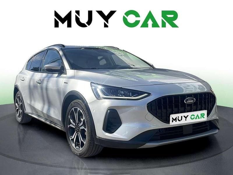 Usado Ford Focus Active 155 CV (114 kW) 2022 Plateado Familiar