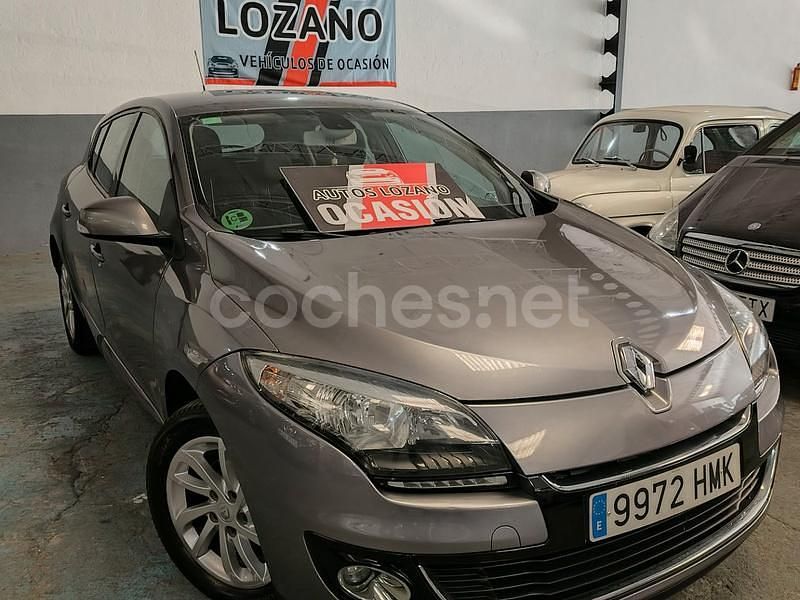 Usado Renault Mégane Bose Edition 130 CV (95 kW) 2014 Gris / plata Berlina