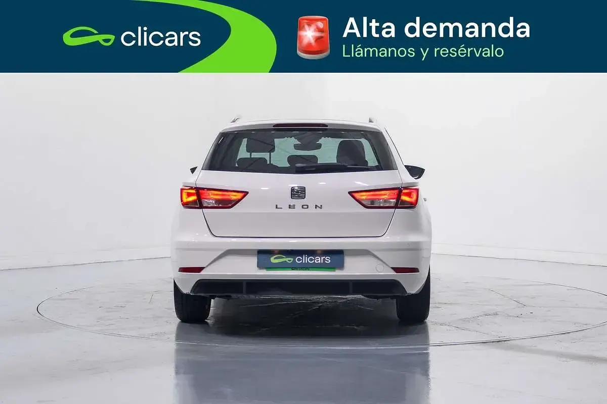 Usado Seat Leon ST Style 116 CV (85 kW) 2019 Blanco Familiar