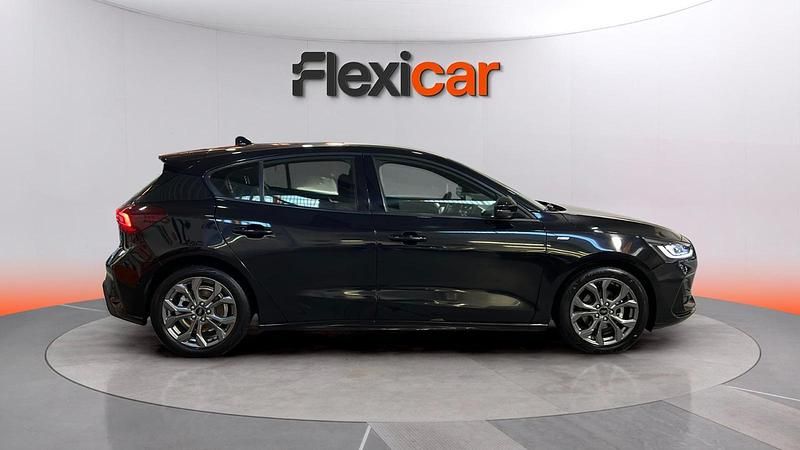 Usado Ford Focus ST-Line 125 CV (91 kW) 2023 Negro Berlina
