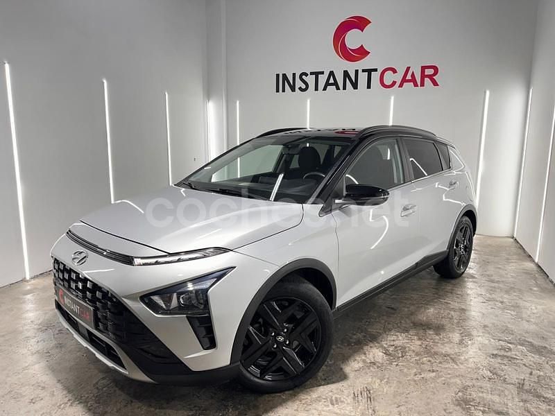 Usado Hyundai Bayon 100 CV (73 kW) 2022 Gris / plata SUV