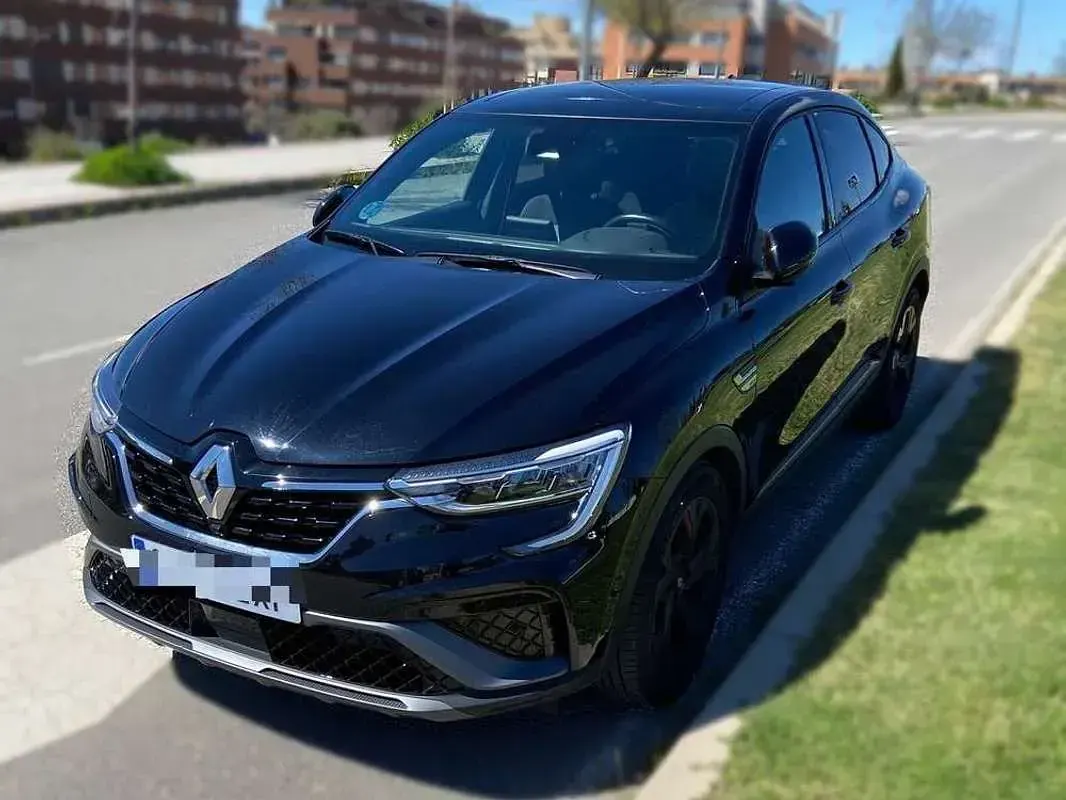 Usado Renault Arkana RS Line 140 CV (102 kW) 2022 Negro SUV