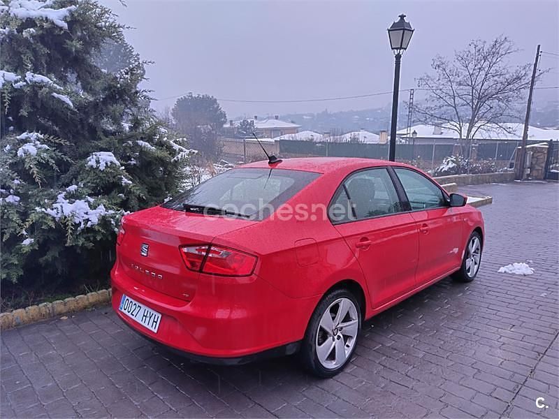 Usado Seat Toledo Style 105 CV (77 kW) 2014 Rojo Utilitario