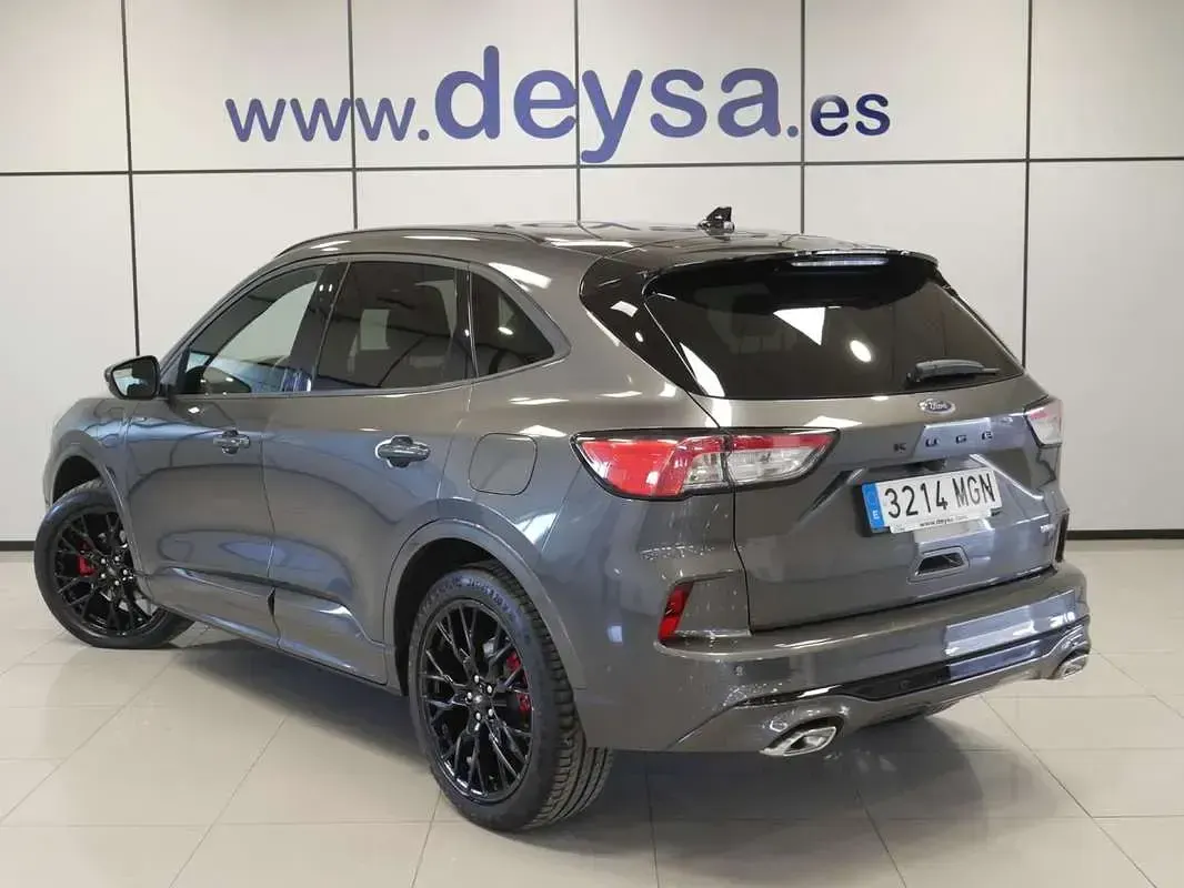 Usado Ford Kuga ST-Line X 224 CV (164 kW) 2023 Gris SUV