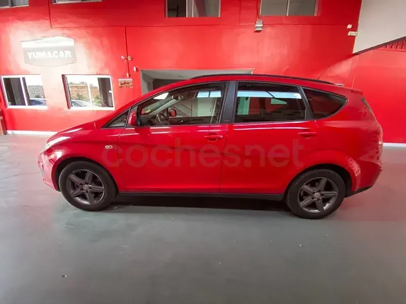 Usado Seat Altea XL I-Tech 105 CV (77 kW) 2015 Rojo Monovolumen
