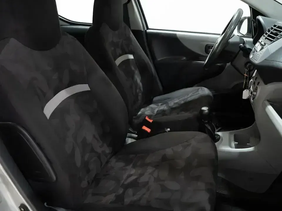 Usado Suzuki Alto 68 CV (50 kW) 2009 Plateado Utilitario