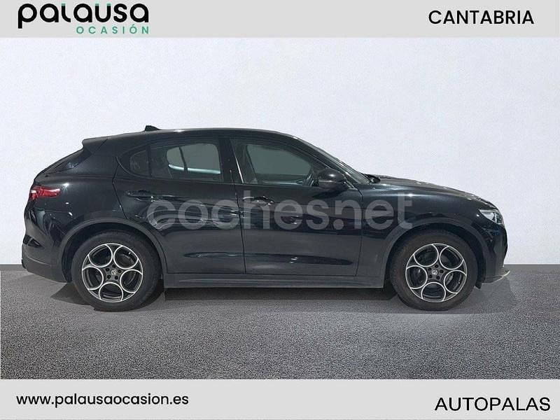 Usado Alfa Romeo Stelvio Sprint 190 CV (139 kW) 2020 Negro SUV
