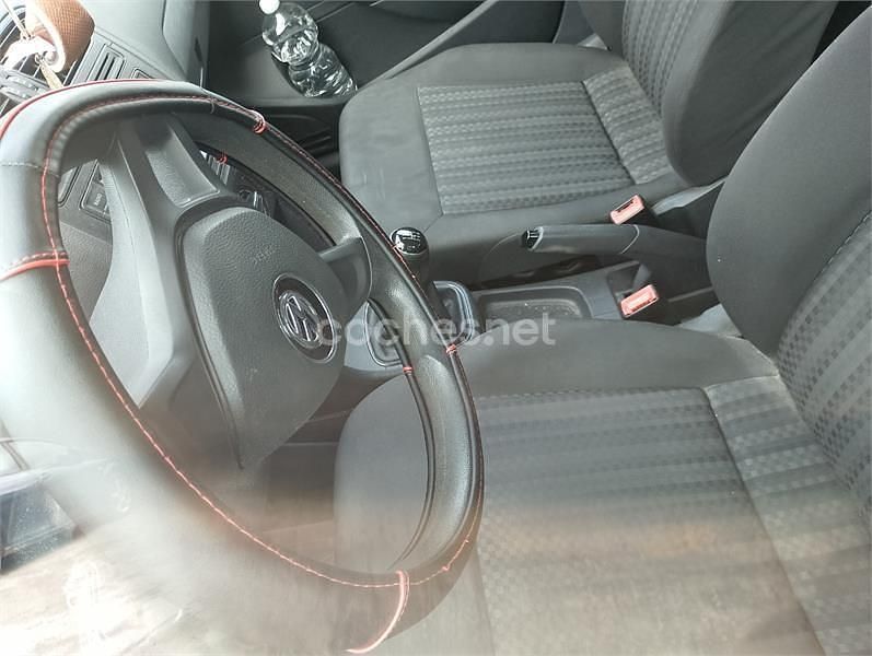Käytetty VW Polo Advance 90 HP (66 kW) 2015 Musta Sedan