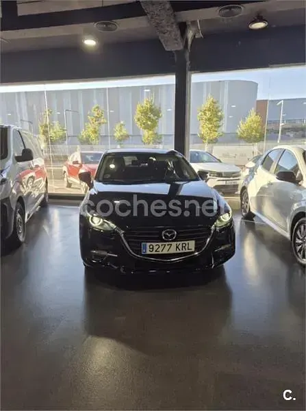 Usado Mazda 3 Edition 120 CV (88 kW) 2018 Negro Berlina