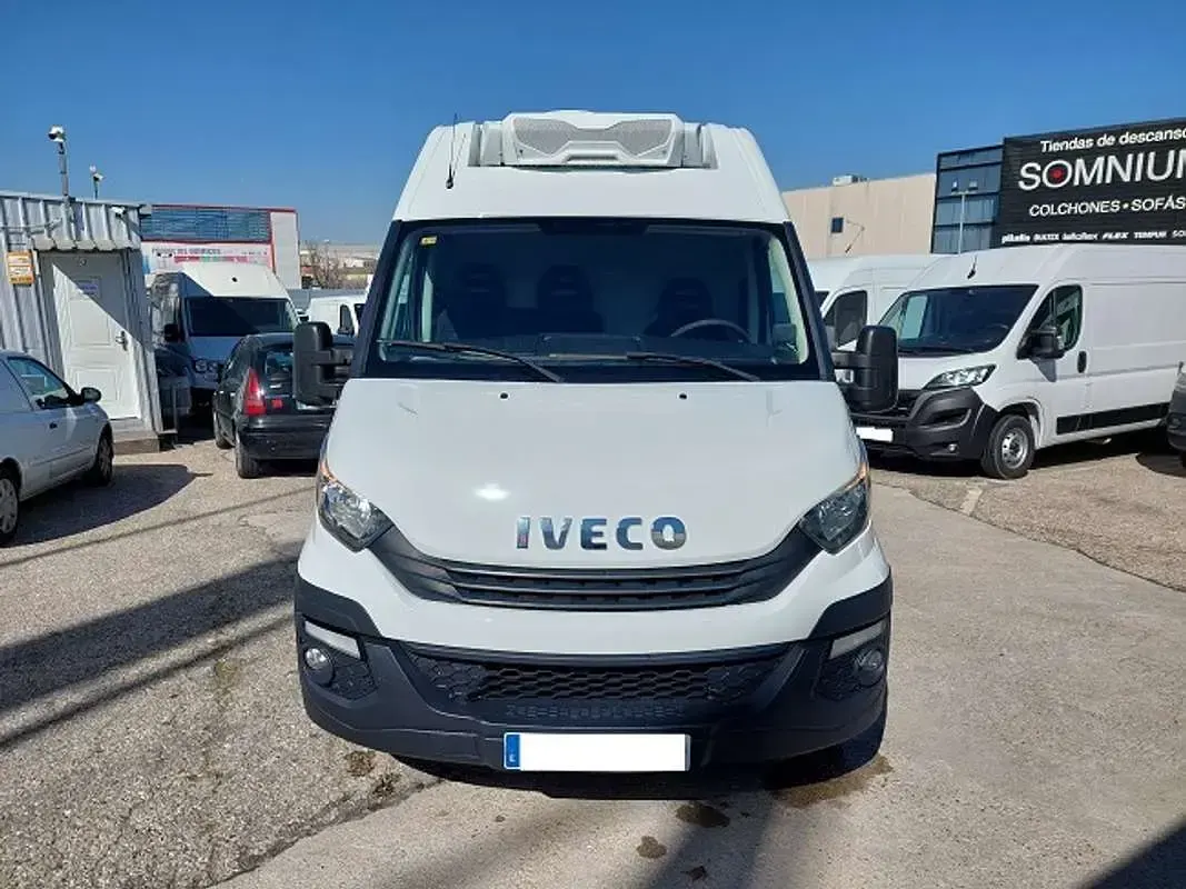 Usado Iveco Daily 136 CV (100 kW) 2019 Blanco Van