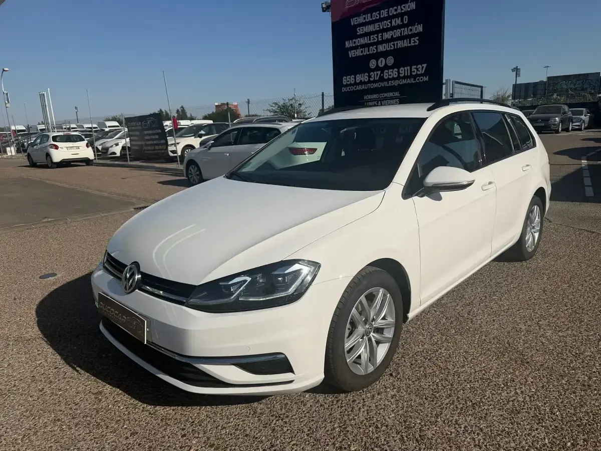 Usado VW Golf VIII 115 CV (84 kW) 2021 Blanco Familiar