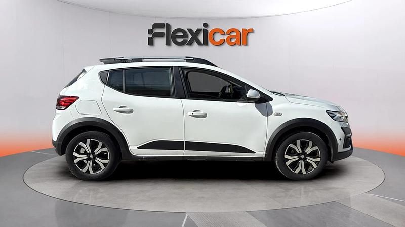 Usado Dacia Sandero Comfort 91 CV (66 kW) 2021 Blanco Utilitario