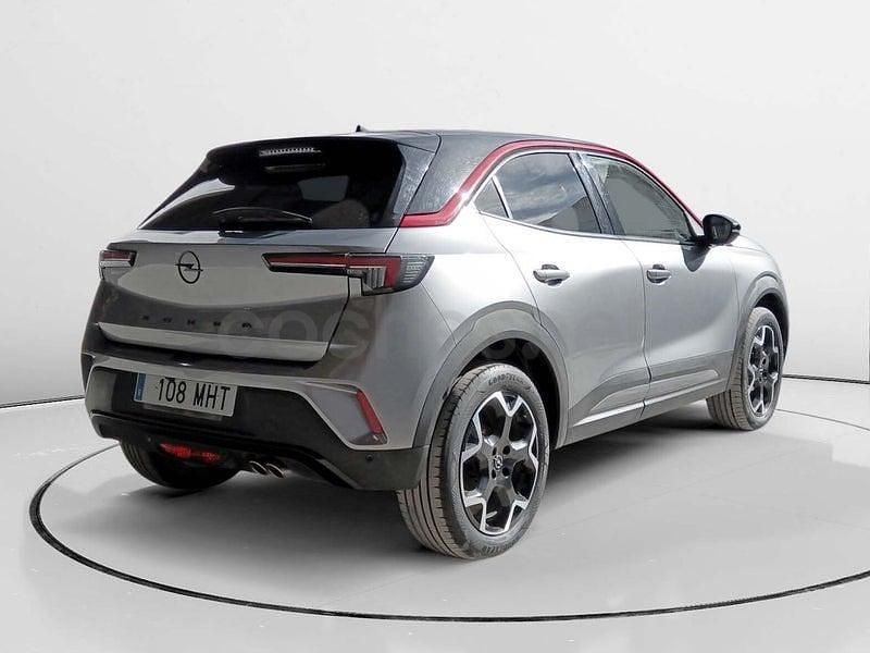 Usado Opel Mokka 130 CV (95 kW) 2022 Gris / plata SUV
