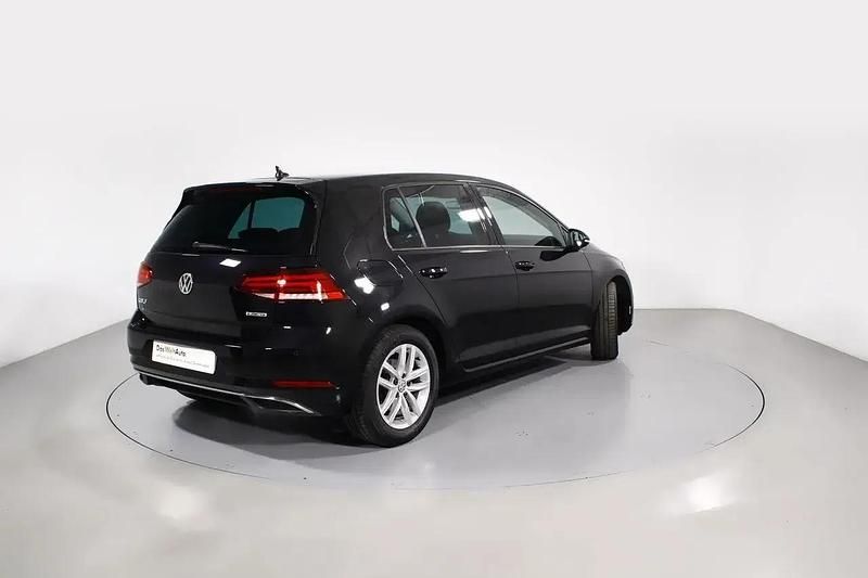 Usado VW Golf VII Advance 150 HP (110 kW) 2018 Preto