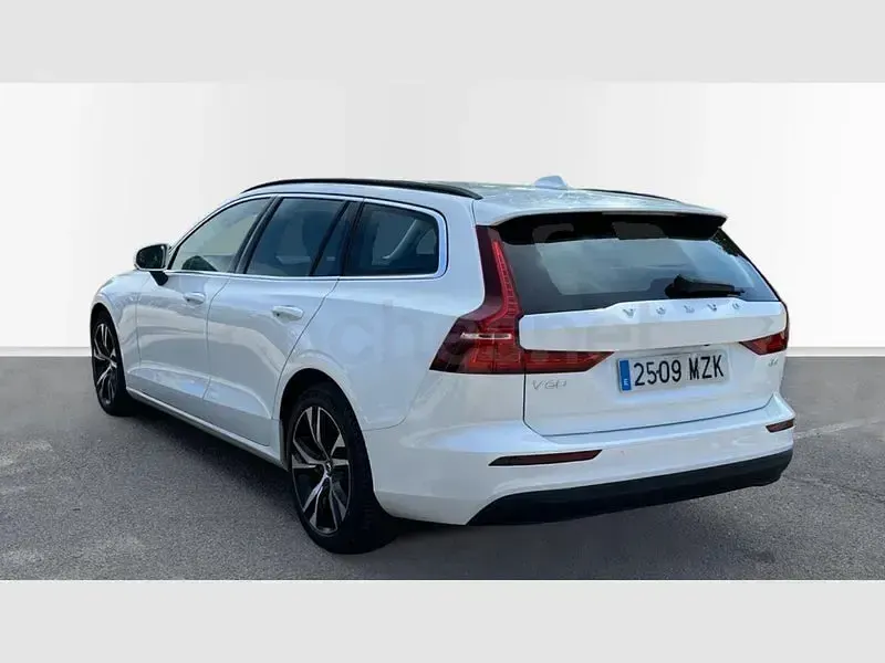 Usado Volvo V60 Core 197 CV (144 kW) 2025 Blanco Familiar