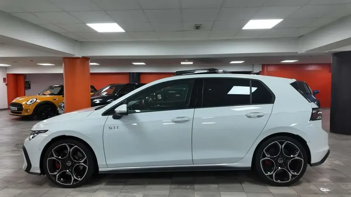 Usado VW Golf VIII GTI 265 CV (194 kW) 2024 Blanco Utilitario