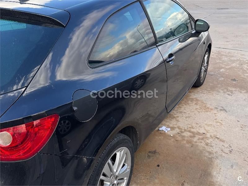 Usado Seat Ibiza SC Style 85 CV (62 kW) 2010 Negro Utilitario