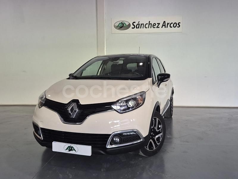 Beige Usado 2016 Renault Captur Zen SUV | 13.300 € (Un poco caro) - Imagen 1/4