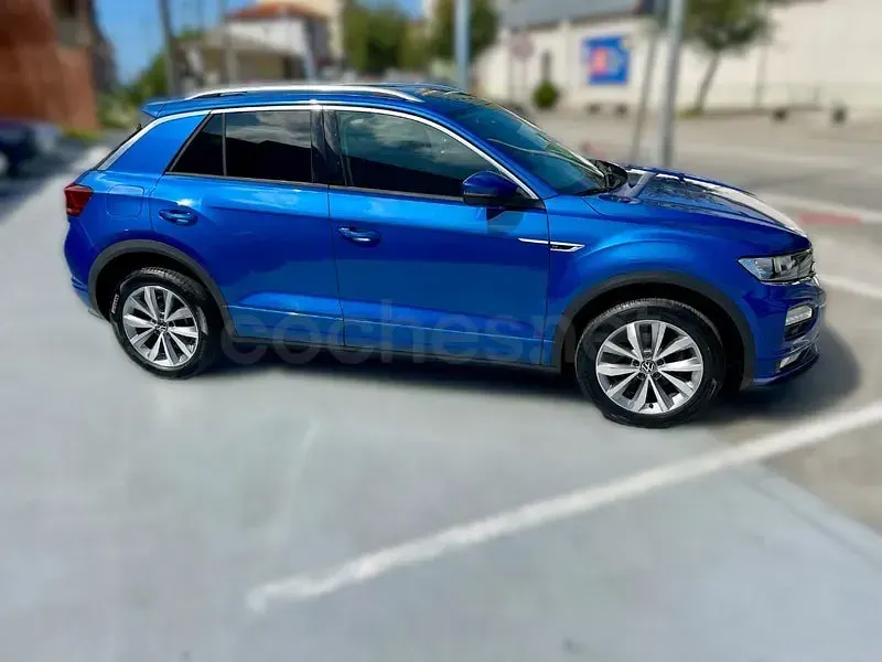 Usado VW T-Roc Advance 110 CV (80 kW) 2022 Azul SUV