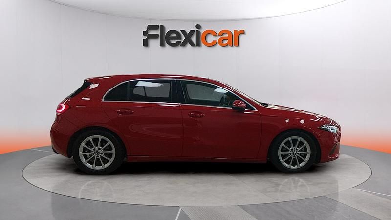 Käytetty Mercedes A180 116 HP (85 kW) 2019 Punainen Sedan